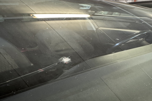 OE vs Nachbau Windschutzscheibe – Gibt es Unterschiede bei Steinschlägen?