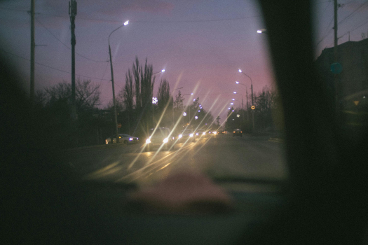 Windschutzscheibe beschlägt trotz Heizung – was wirklich dahintersteckt